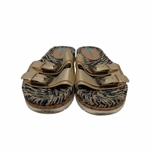 BC BG MAXAZRIA Shoes - BC BG MAXAZRIA Solid Gold/Black Metallic Leather Upper Sandals